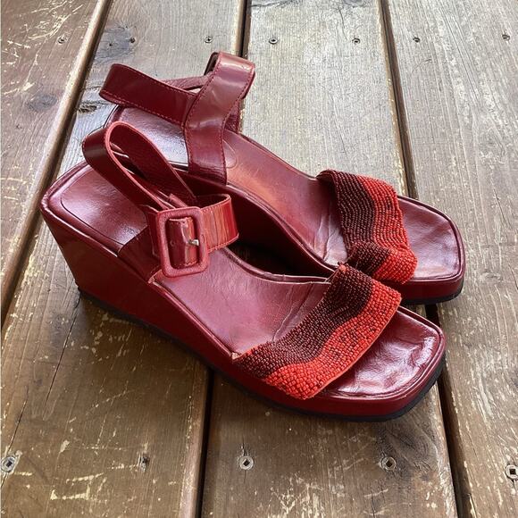 Robert Clergie Red Beaded Chunky Wedge Platform Shoes Size 8 - Picture 1 of 7